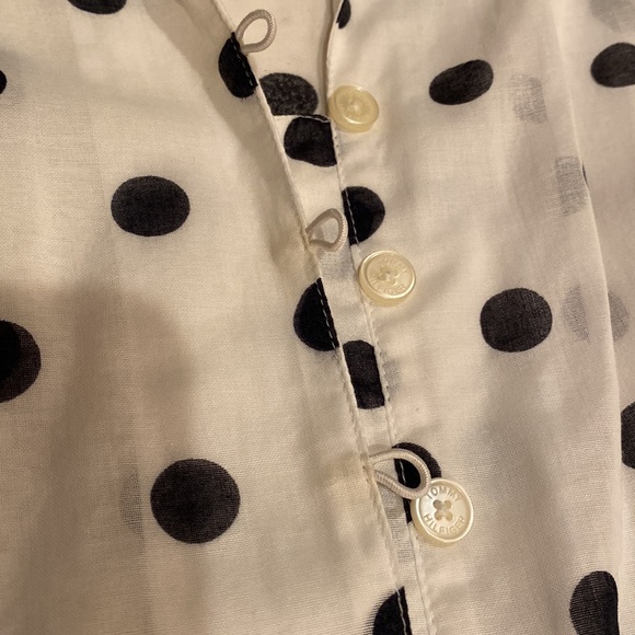 Adorable navy and white polka dot Tommy Hilfiger blouse, 4 - Picture 4 of 12